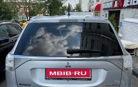 Mitsubishi Outlander III рестайлинг 3, 2014 год, 1 700 000 рублей, 2 фотография