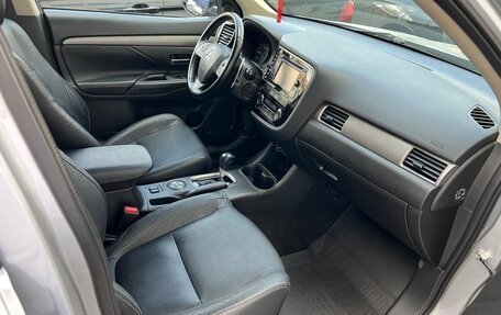 Mitsubishi Outlander III рестайлинг 3, 2014 год, 1 700 000 рублей, 22 фотография