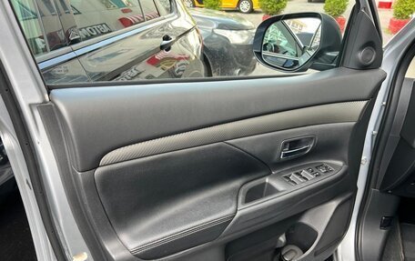 Mitsubishi Outlander III рестайлинг 3, 2014 год, 1 700 000 рублей, 27 фотография