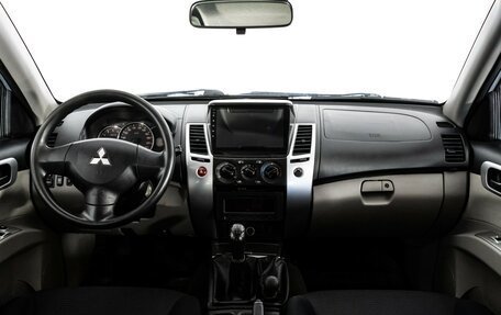 Mitsubishi Pajero Sport II рестайлинг, 2011 год, 1 299 000 рублей, 10 фотография