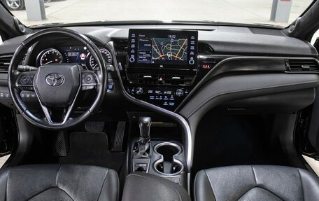 Toyota Camry, 2021 год, 3 098 000 рублей, 14 фотография