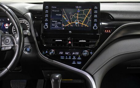 Toyota Camry, 2021 год, 3 098 000 рублей, 15 фотография