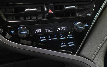 Toyota Camry, 2021 год, 3 098 000 рублей, 18 фотография