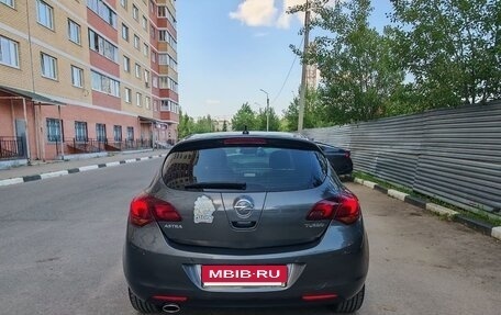 Opel Astra J, 2011 год, 735 000 рублей, 2 фотография