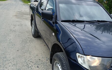 Mitsubishi L200 IV рестайлинг, 2013 год, 1 050 000 рублей, 3 фотография