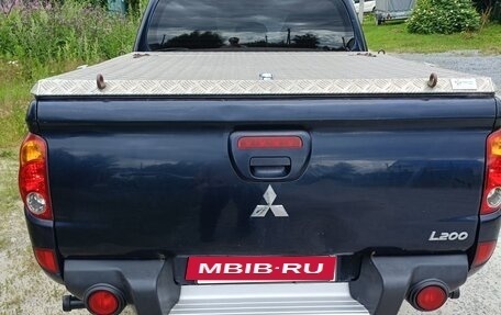 Mitsubishi L200 IV рестайлинг, 2013 год, 1 050 000 рублей, 5 фотография
