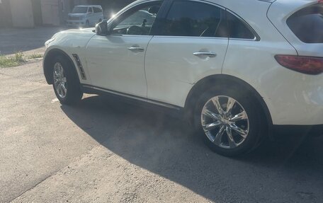 Infiniti QX70, 2014 год, 2 100 000 рублей, 6 фотография