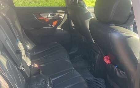 Infiniti QX70, 2014 год, 2 100 000 рублей, 13 фотография
