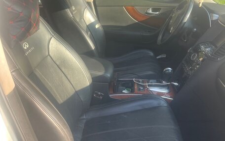 Infiniti QX70, 2014 год, 2 100 000 рублей, 12 фотография