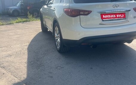 Infiniti QX70, 2014 год, 2 100 000 рублей, 5 фотография