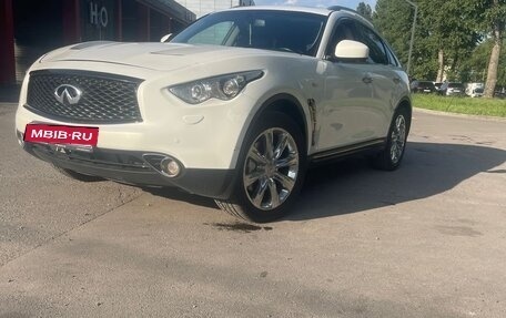Infiniti QX70, 2014 год, 2 100 000 рублей, 2 фотография