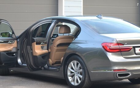 BMW 7 серия, 2016 год, 3 900 000 рублей, 3 фотография