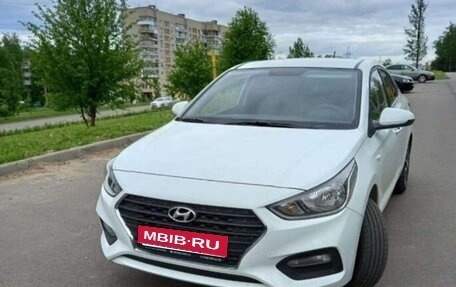 Hyundai Solaris II рестайлинг, 2019 год, 1 350 000 рублей, 1 фотография