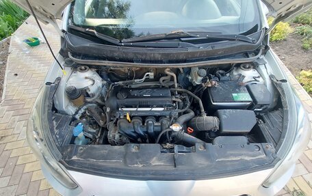 Hyundai Solaris II рестайлинг, 2011 год, 710 000 рублей, 3 фотография