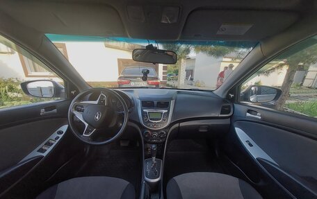Hyundai Solaris II рестайлинг, 2011 год, 710 000 рублей, 6 фотография