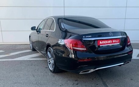 Mercedes-Benz E-Класс, 2018 год, 2 700 000 рублей, 7 фотография