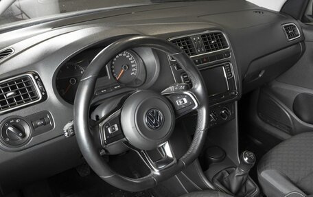 Volkswagen Polo VI (EU Market), 2018 год, 1 131 000 рублей, 3 фотография