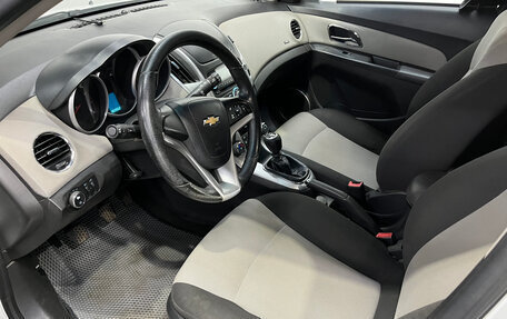 Chevrolet Cruze II, 2013 год, 806 000 рублей, 7 фотография
