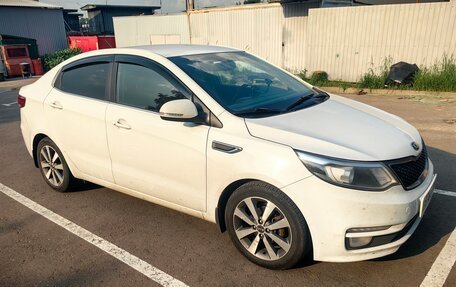 KIA Rio III рестайлинг, 2015 год, 900 000 рублей, 4 фотография
