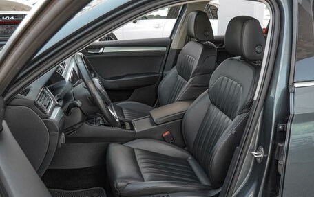 Skoda Superb III рестайлинг, 2019 год, 1 990 000 рублей, 10 фотография
