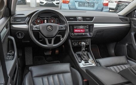Skoda Superb III рестайлинг, 2019 год, 1 990 000 рублей, 6 фотография