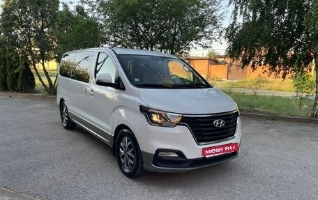 Hyundai H-1 II рестайлинг, 2018 год, 2 765 000 рублей, 8 фотография
