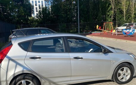 Hyundai Solaris II рестайлинг, 2011 год, 730 000 рублей, 5 фотография