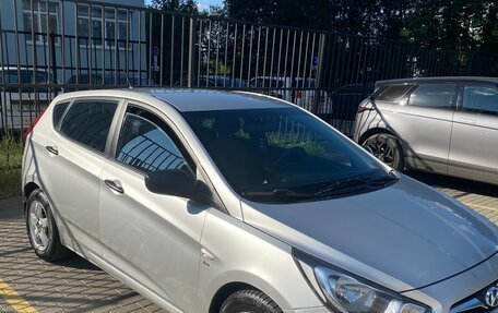 Hyundai Solaris II рестайлинг, 2011 год, 730 000 рублей, 6 фотография