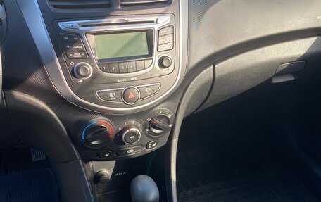 Hyundai Solaris II рестайлинг, 2011 год, 730 000 рублей, 8 фотография