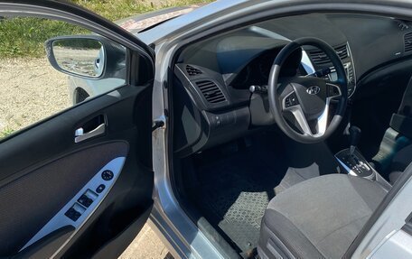 Hyundai Solaris II рестайлинг, 2011 год, 730 000 рублей, 12 фотография