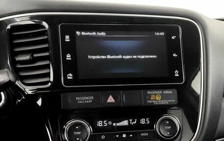 Mitsubishi Outlander III рестайлинг 3, 2017 год, 1 650 000 рублей, 7 фотография
