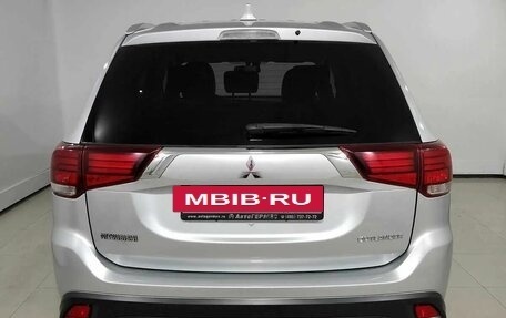 Mitsubishi Outlander III рестайлинг 3, 2017 год, 1 650 000 рублей, 3 фотография