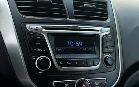 Hyundai Solaris II рестайлинг, 2015 год, 950 000 рублей, 12 фотография