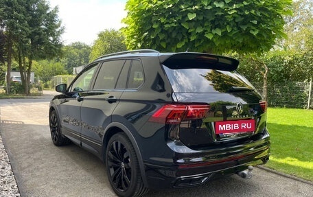 Volkswagen Tiguan II, 2022 год, 2 300 000 рублей, 2 фотография
