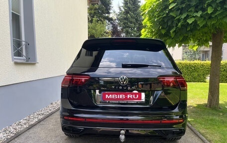 Volkswagen Tiguan II, 2022 год, 2 300 000 рублей, 5 фотография