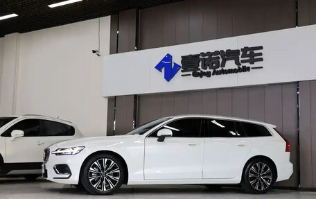 Volvo V60 II, 2024 год, 3 790 099 рублей, 4 фотография