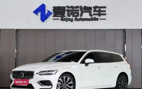 Volvo V60 II, 2024 год, 3 790 099 рублей, 2 фотография