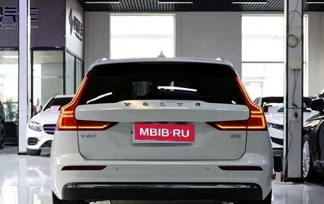 Volvo V60 II, 2024 год, 3 790 099 рублей, 5 фотография