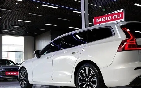 Volvo V60 II, 2024 год, 3 790 099 рублей, 7 фотография