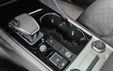 Volkswagen Touareg III, 2020 год, 4 385 000 рублей, 14 фотография