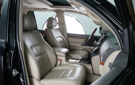 Toyota Land Cruiser 200, 2013 год, 2 940 000 рублей, 8 фотография