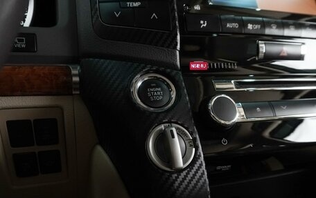Toyota Land Cruiser 200, 2013 год, 2 940 000 рублей, 21 фотография