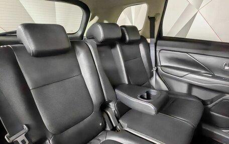 Mitsubishi Outlander III рестайлинг 3, 2018 год, 1 485 000 рублей, 13 фотография