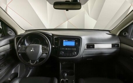 Mitsubishi Outlander III рестайлинг 3, 2018 год, 1 485 000 рублей, 10 фотография