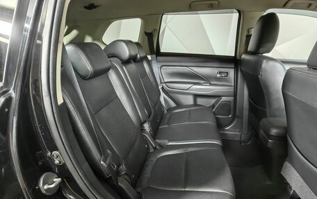 Mitsubishi Outlander III рестайлинг 3, 2018 год, 1 485 000 рублей, 12 фотография