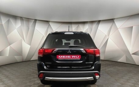 Mitsubishi Outlander III рестайлинг 3, 2018 год, 1 485 000 рублей, 8 фотография