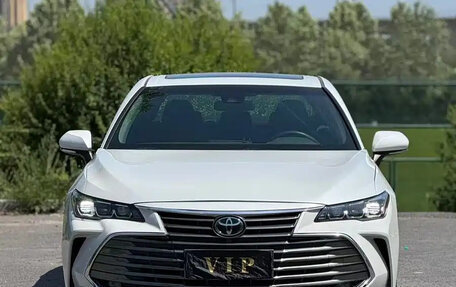 Toyota Avalon, 2022 год, 2 000 000 рублей, 2 фотография