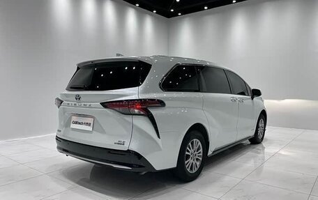 Toyota Sienna, 2022 год, 3 304 000 рублей, 4 фотография