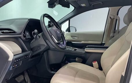 Toyota Sienna, 2022 год, 3 304 000 рублей, 8 фотография