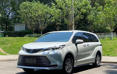 Toyota Sienna, 2022 год, 3 300 000 рублей, 1 фотография